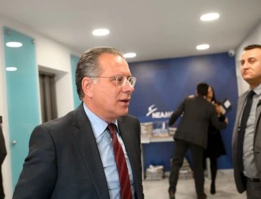 Κουμουτσάκος: «Η συνταγματική αναθεώρηση της ΠΓΔΜ παραβιάζει τη Συμφωνία των Πρεσπών»